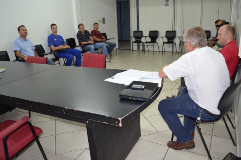 Núcleo do Reflorestamento inicia atividades do ano de 2013