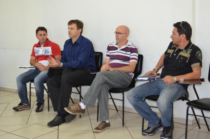 Conselho Diretor da ACISMO inicia atividades de 2013
