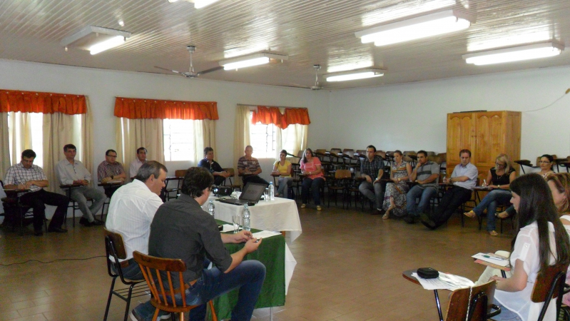 Associações Empresariais se reúnem em plenária regional da Facisc
