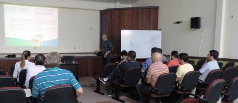 Treinamento da Facisc capacita coordenadores do Programa Empreender