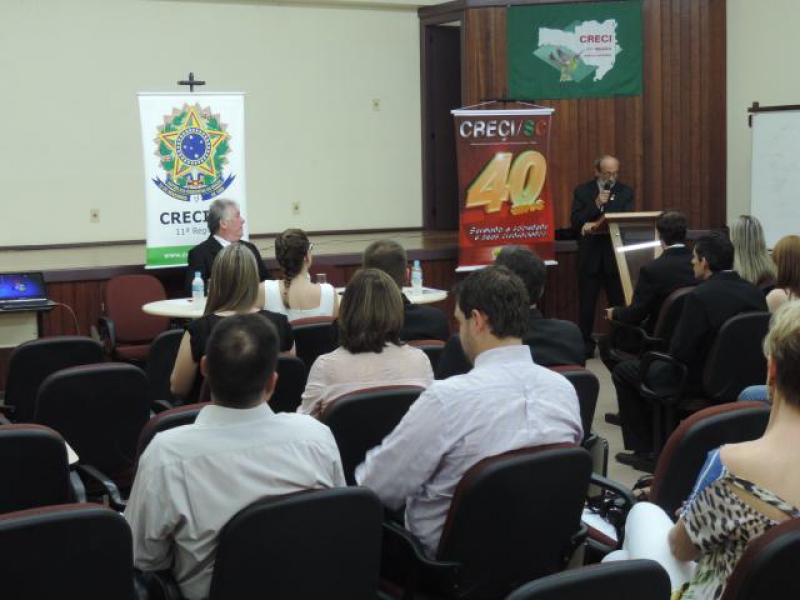 Grande público acompanha palestra sobre Código Florestal