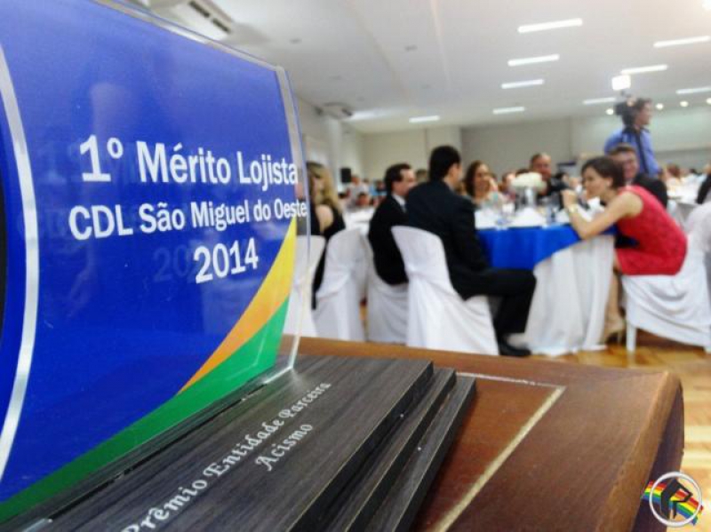 ACISMO participa de solenidade de posse da nova diretoria da CDL