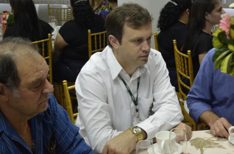 Vice-presidente da Indústria prestigia Café com o Parlamento