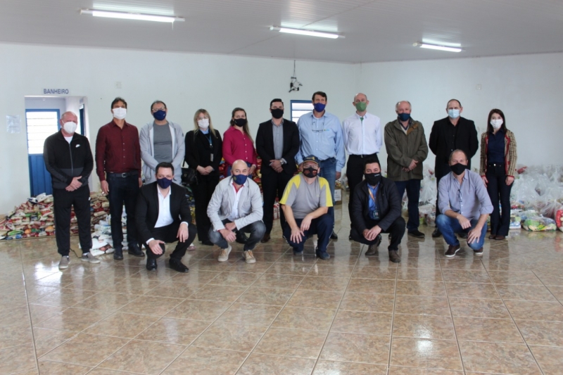 Dia C de Cooperar arrecada sete toneladas de alimentos