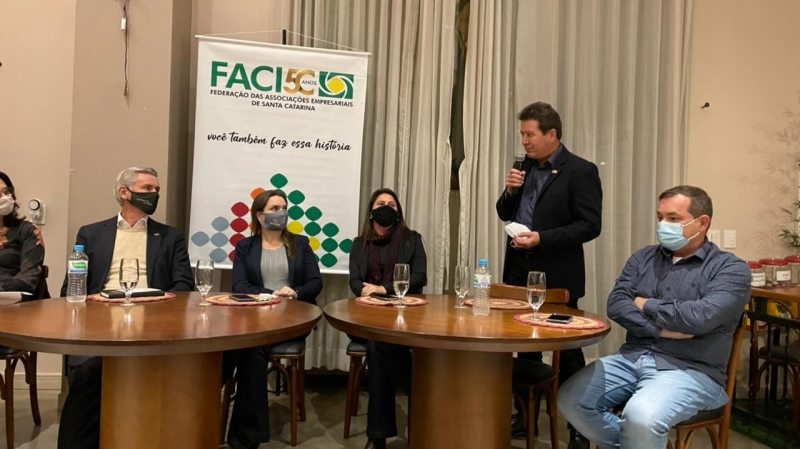 Acismo participa de encontro regional com presidente da Facisc