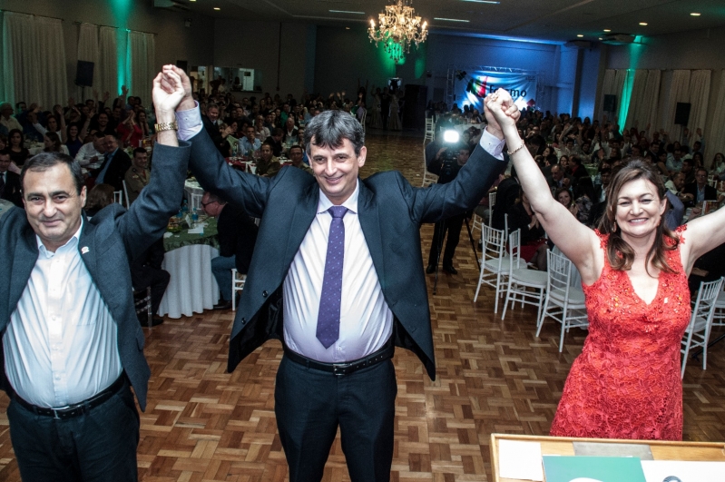 ?Noite de festa no lançamento da FAISMO 2015