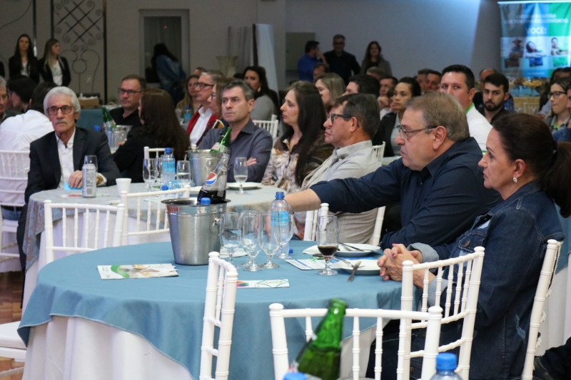 ?Associativismo foi a pauta do Café com Empresários da Acismo
