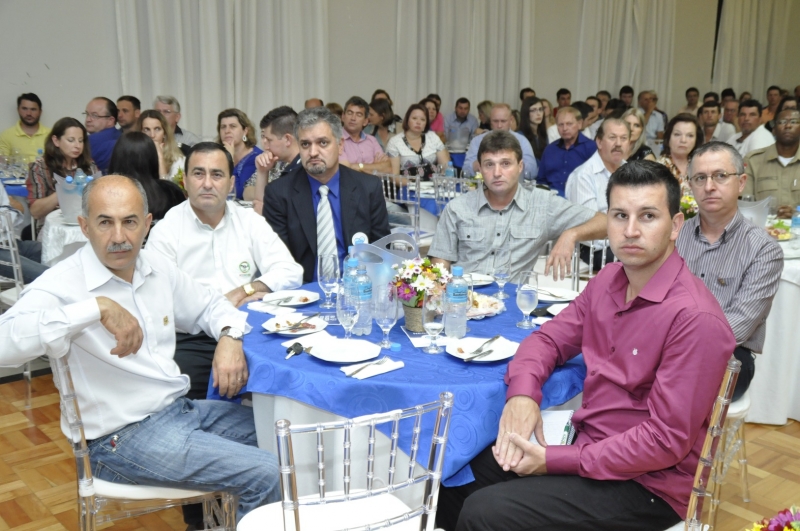 ?Souza acompanha lançamento de projetos de turismo, economia e agricultura