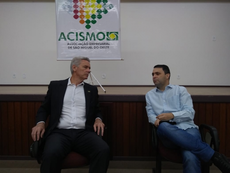 Presidente da Facisc visita Acismo