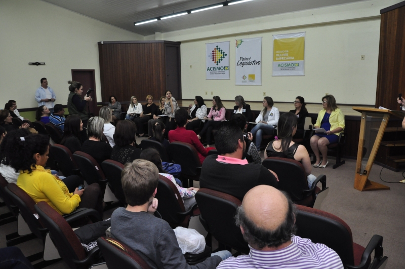 Candidatas a vereadora participam de Painel Legislativo