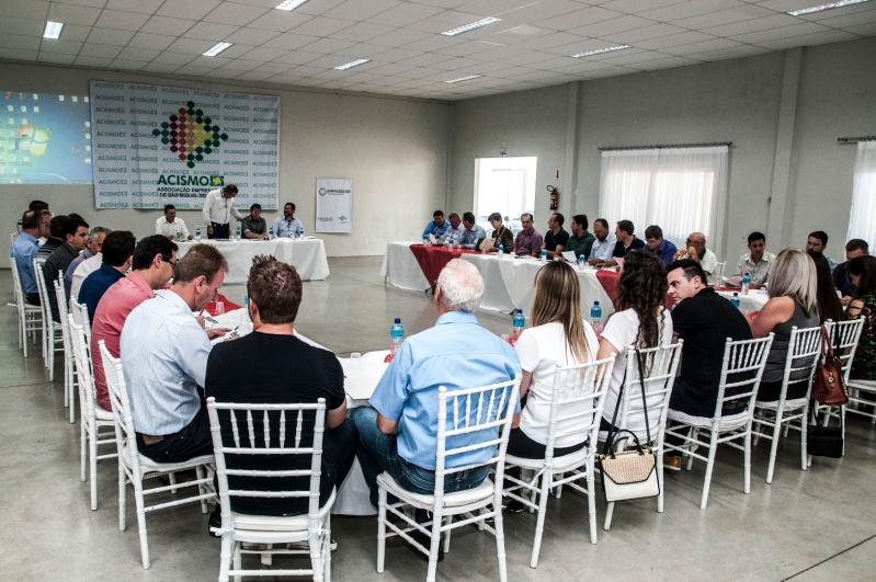 ?Plenária da Facisc reuniu presidentes de ACIs e prefeitos eleitos