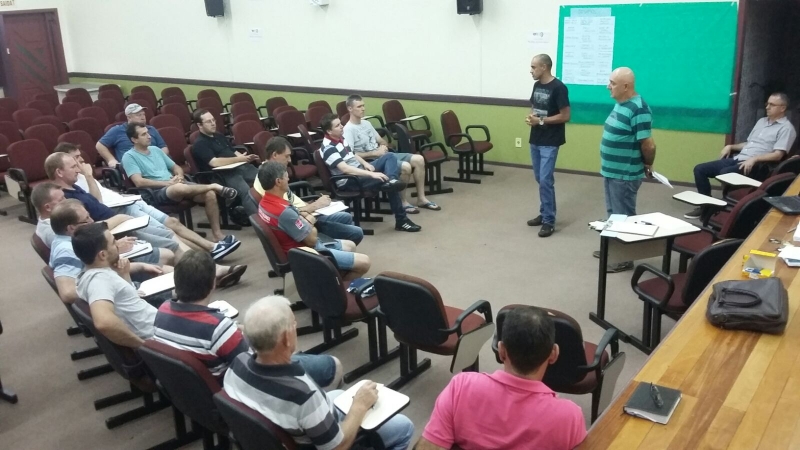 ?Núcleo de Auto Mecânicas da Acismo inicia planejamento 2016