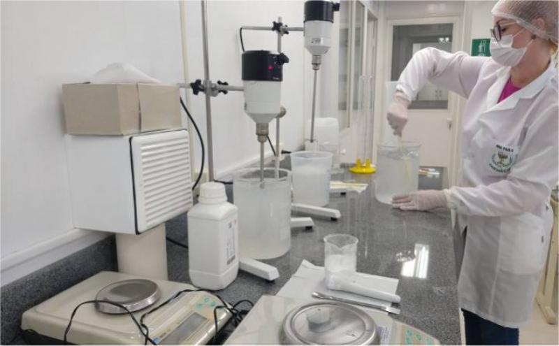 ?Acismo é parceira na produção de 1000 unidades de álcool em gel para doação