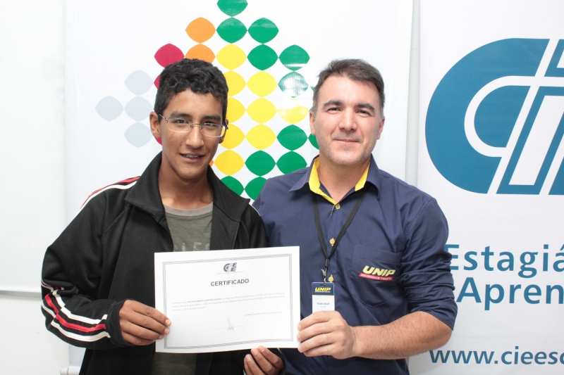 Acismo e CIEE entregam certificados do Geração Empreendedora