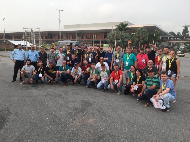?Integrantes do Núcleo de Auto Mecânicas participam da AutoMec