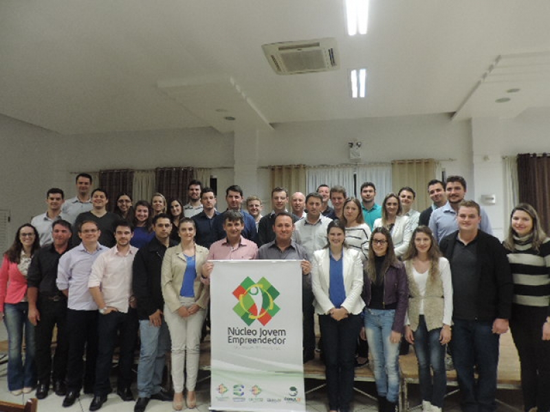 JESMO apresenta cases locais em jantar de confraternização