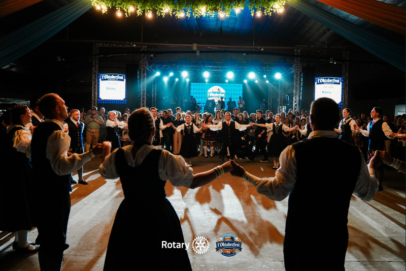 1ª Oktoberfest de São Miguel do Oeste reúne cerca de 4 mil pessoas e fortalece a cultura, o associativismo e a solidariedade