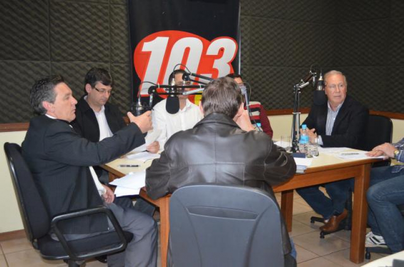 Entidades participam de debate com candidatos a prefeito