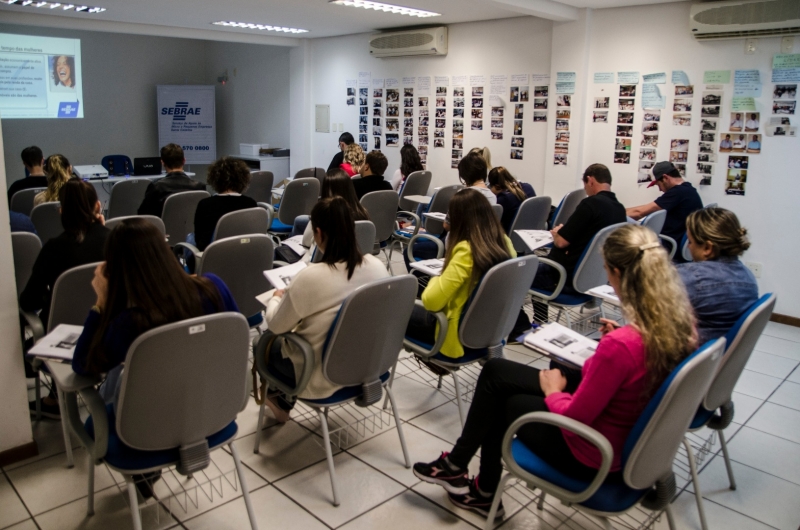 ?Acismo e Sebrae realizam curso de Atendimento do Cliente