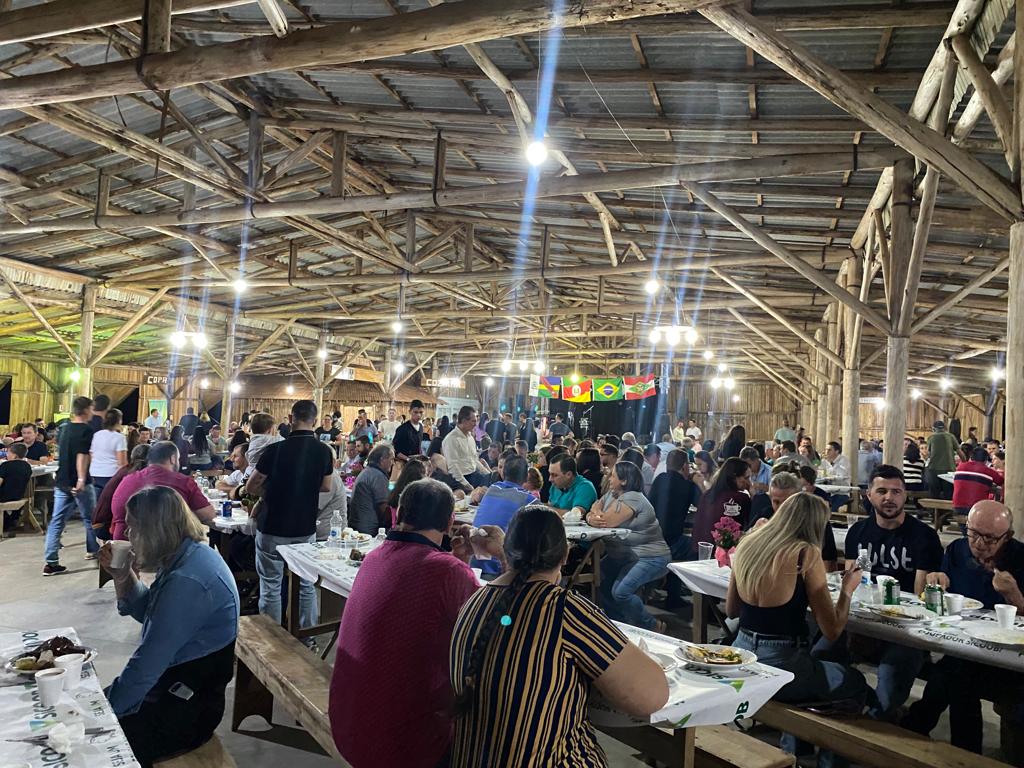 Café Colonial reúne mais de 500 pessoas em Bandeirante